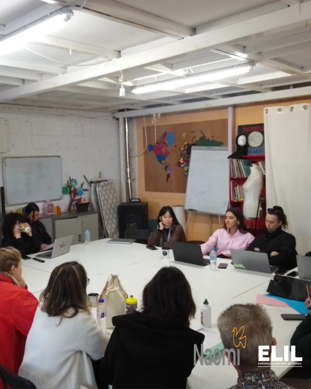 Today, our lawyers in Thessaloniki gave a workshop to the volunteers at Casa Base about the asylum procedure in Greece and the work ELIL does.
Run by Naomi, Casa Base is a community center near Diavata camp and one of our dear partners in Thessaloni