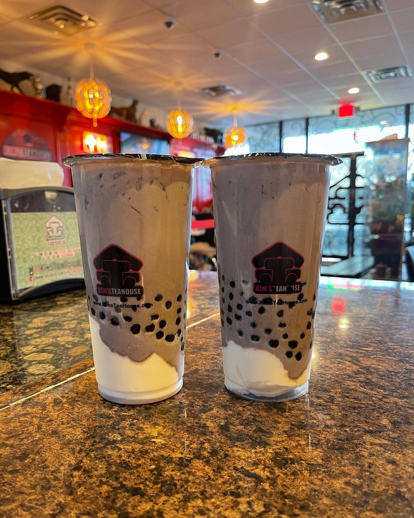Oreo Cream Tea w/ Ice Cream and Tapioca 🤤🤤🤤

#oreo #kimsteahouse #boba #smoothie #oreoshake #sweettooth