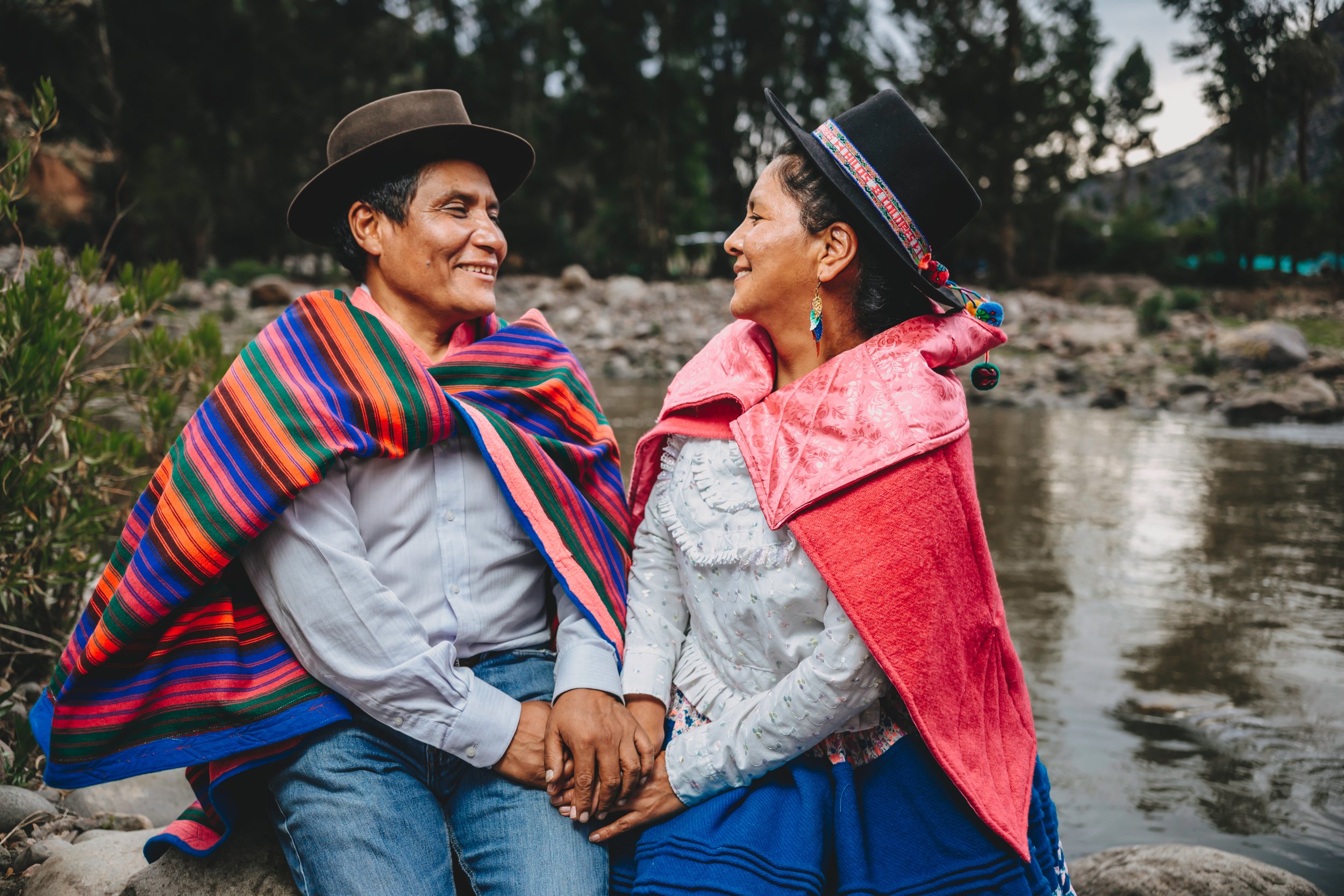 Faustino Flores & Meche Yauri | Hilos y Colores