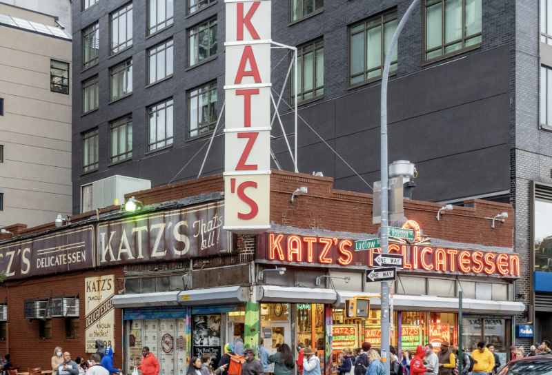 Old-School Flavor: NYC Restaurants That Have Been Serving for Over 100 Years